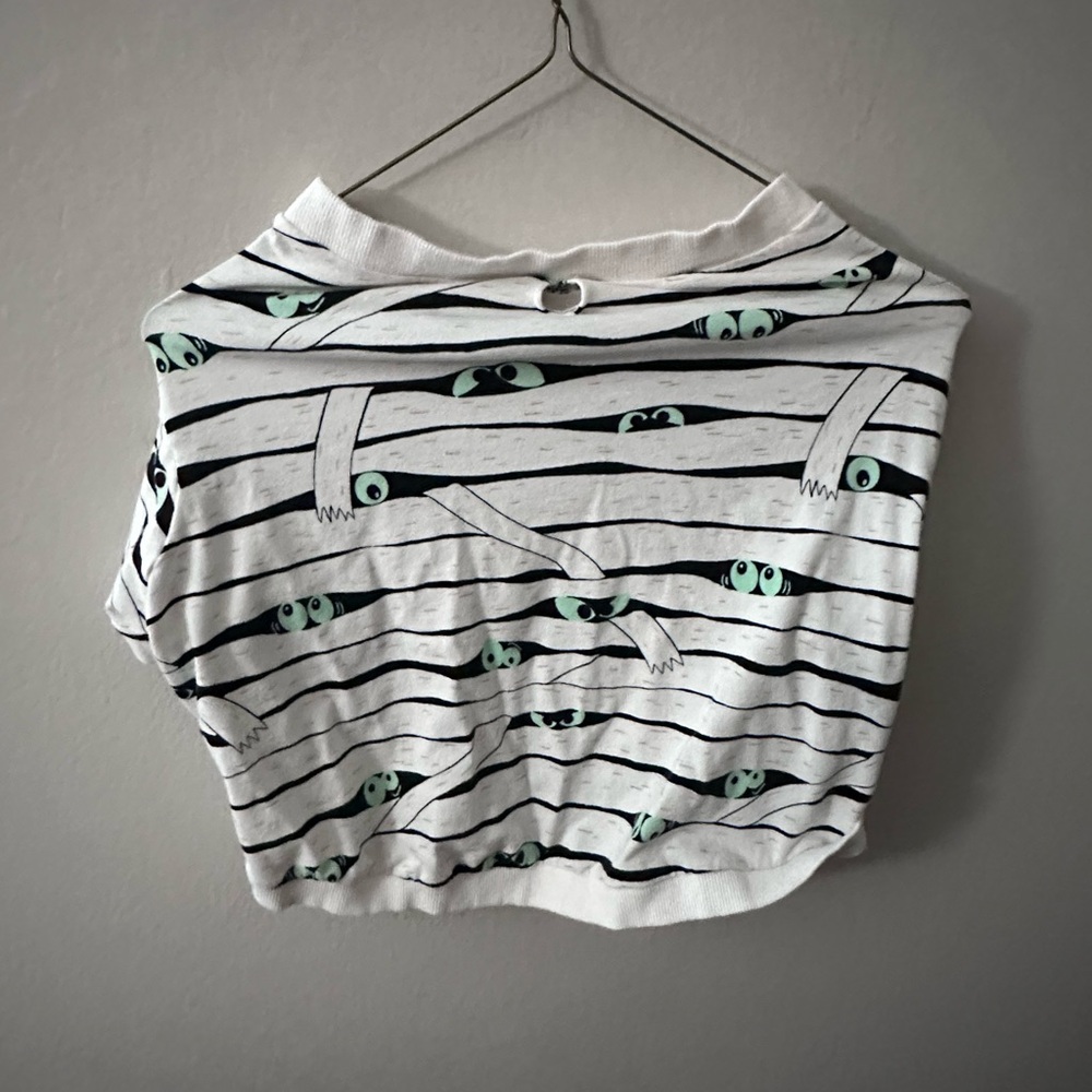 Old Navy White and Black Striped Halloween Dog T-Shirt with Mummy Design